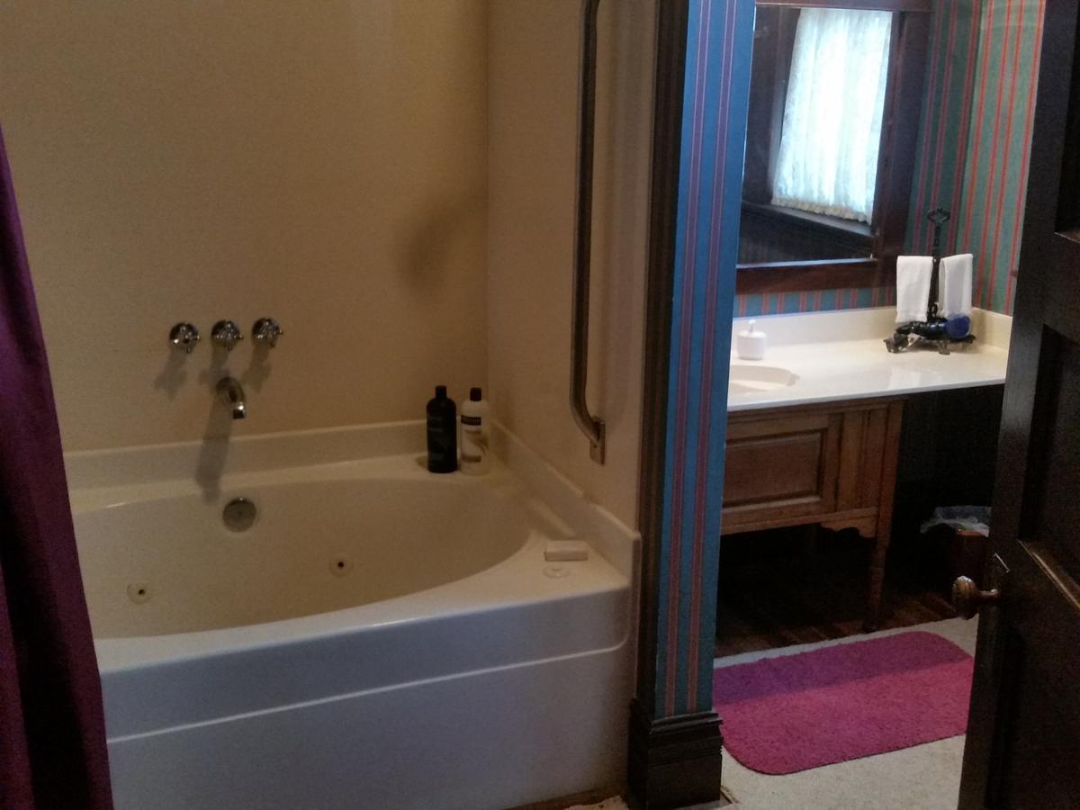 Spahn House Bed And Breakfast 세나토비아 외부 사진