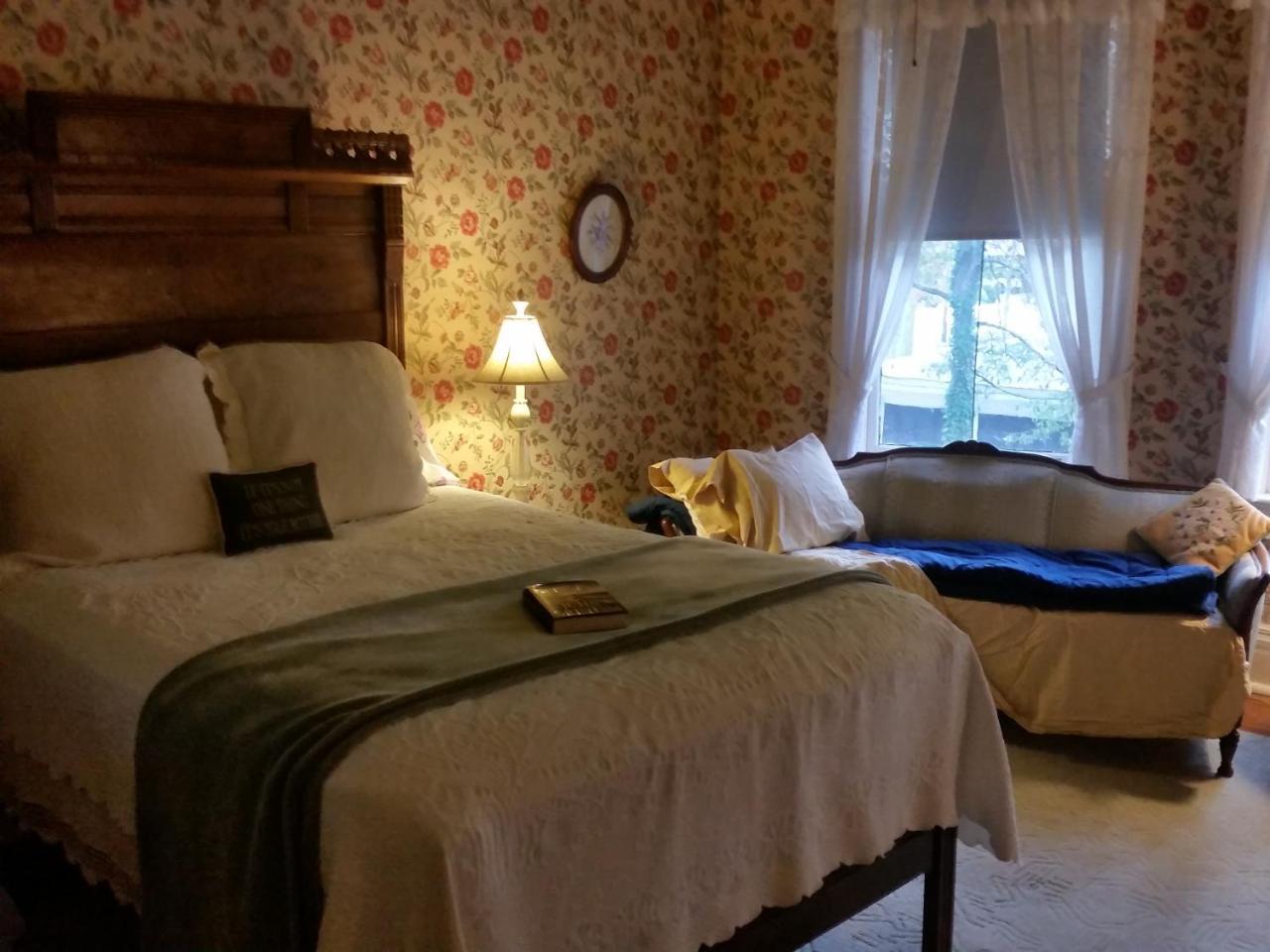 Spahn House Bed And Breakfast 세나토비아 외부 사진